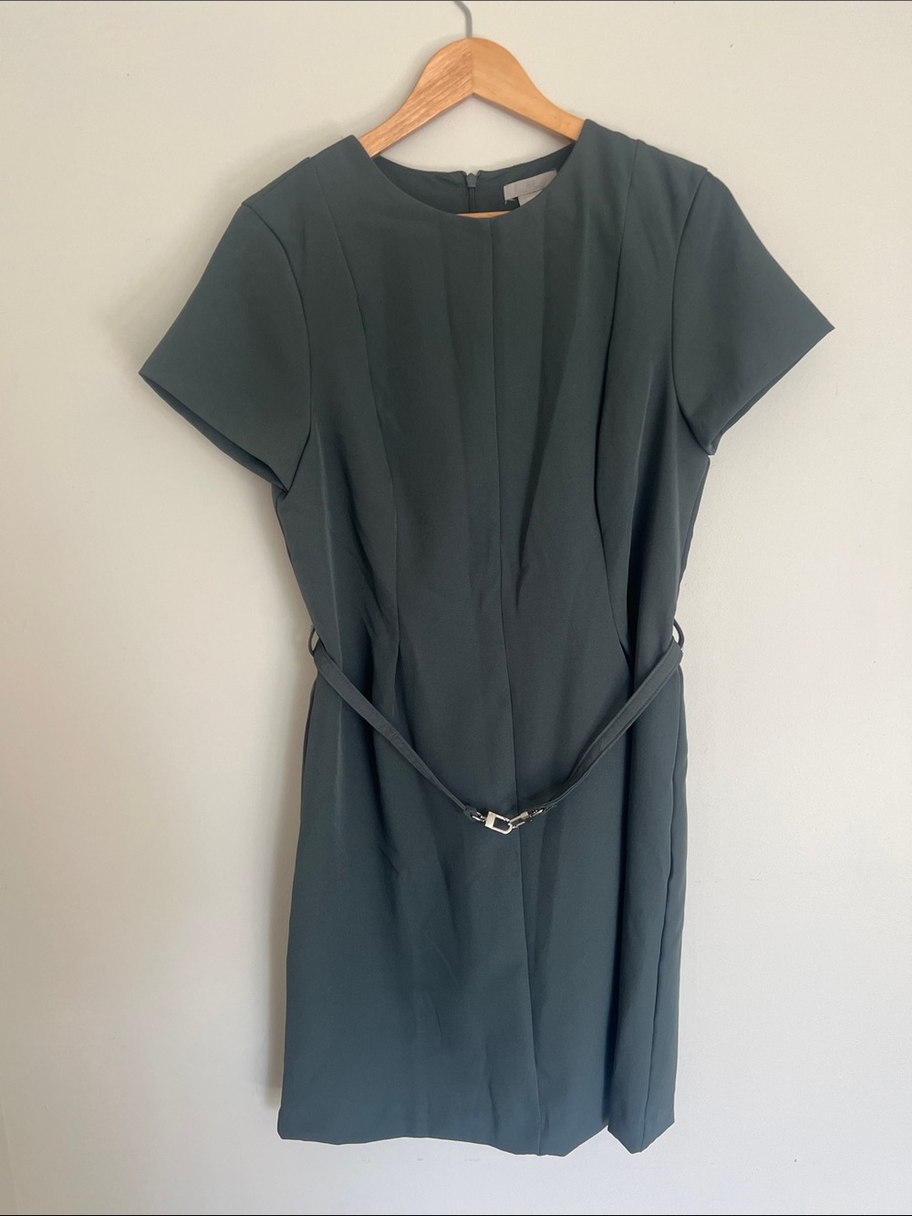 H&M Short-Sleeve Belted Sheath Dress in Deep Green